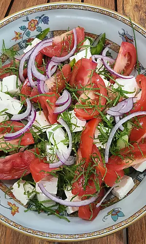 salade grecque maison recette inratable — recette Salade grecque | Louiscuisine